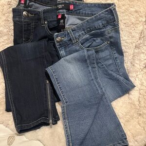 2 Torrid Women's Dark and Light Blue Skinny Jeans. EUC. Like New